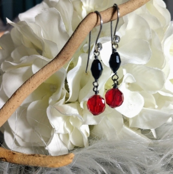 Swarovski Crystals Earrings - Picture 1 of 7